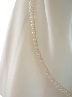Robe de soirée mini blanche à col bijou et perles sans manches dos nu sexy et semi-formelle