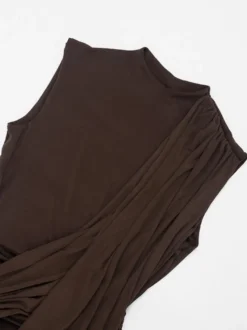 Robe de soirée mini marron à col rond plissé sans manches dos nu sexy et semi-formelle
