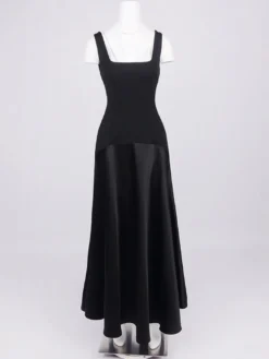 Robe de soirée noire sexy coupe trapèze col carré fermeture éclair