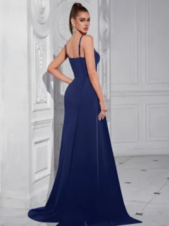 Robe de soirée robe de bal décolleté travaillé avec traîne sans manches fermeture éclair et fente sur le devant en satin robe de cérémonie