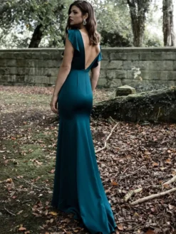 Robe de soirée sirène col en bijou avec traîne manches courtes dos nu volants tissu satiné robes de dîner formelles