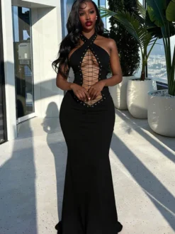 Robe de soirée sirène maxi noire moulante à bretelles croisées et découpes en résille pour femme