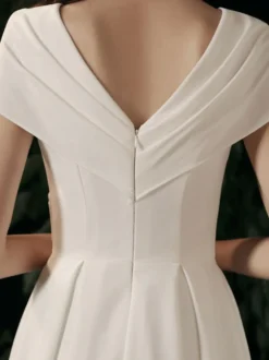 Robe de soirée trapèze col en V tissu satiné longueur au sol