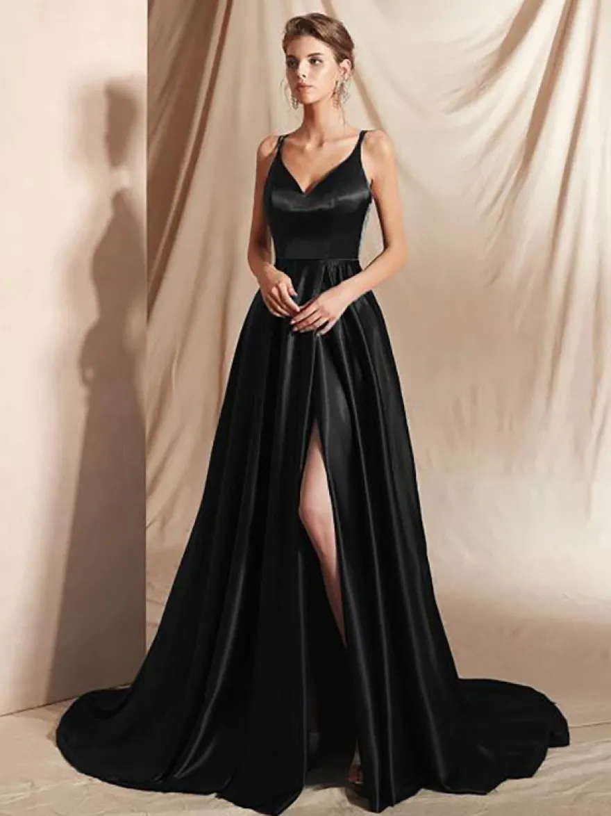 Robe de soirée trapèze en satin à col en V et traîne fendue sur le devant idéale pour les fêtes.
