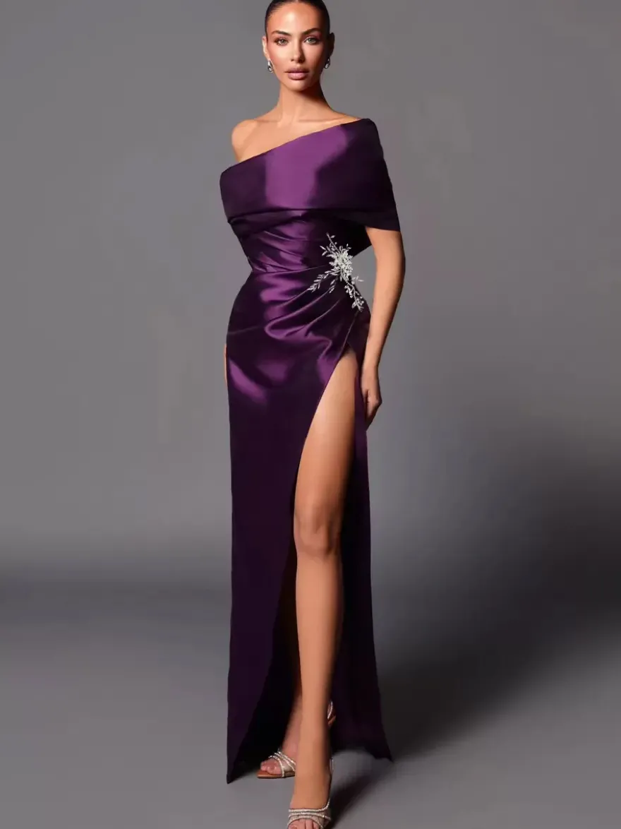 Robe de soirée trapèze à épaules dénudées avec traîne sans manches à lacets en tissu satiné plissé Robes de concours sociales