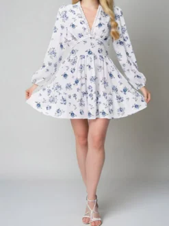 Robe d'été blanche élégante à manches longues et imprimé floral col en V idéale pour un rendez-vous galant.