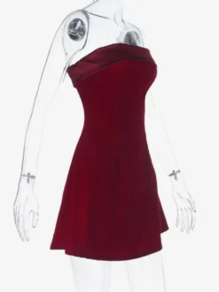 Robe d'été chic bordeaux mini sans manches et bustier pour une soirée en amoureux