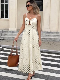 Robe d'été fluide à pois crème débardeur maxi nœud devant