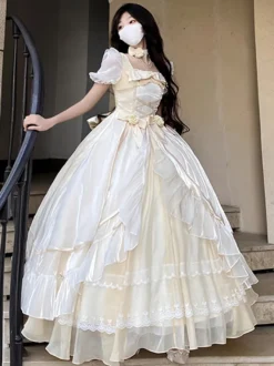 Robe Lolita douce en maille de soie à manches courtes robe à volants superposés style thé robe longue