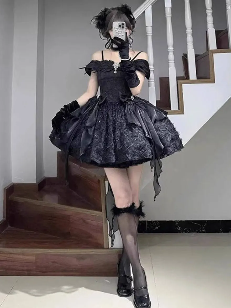 Robe Lolita gothique noire à nœuds bretelles spaghetti épaules dénudées courte robe Lolita