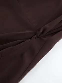 Robe longue en maille transparente à manches longues et fente latérale style cache-maillot pour femme 2026