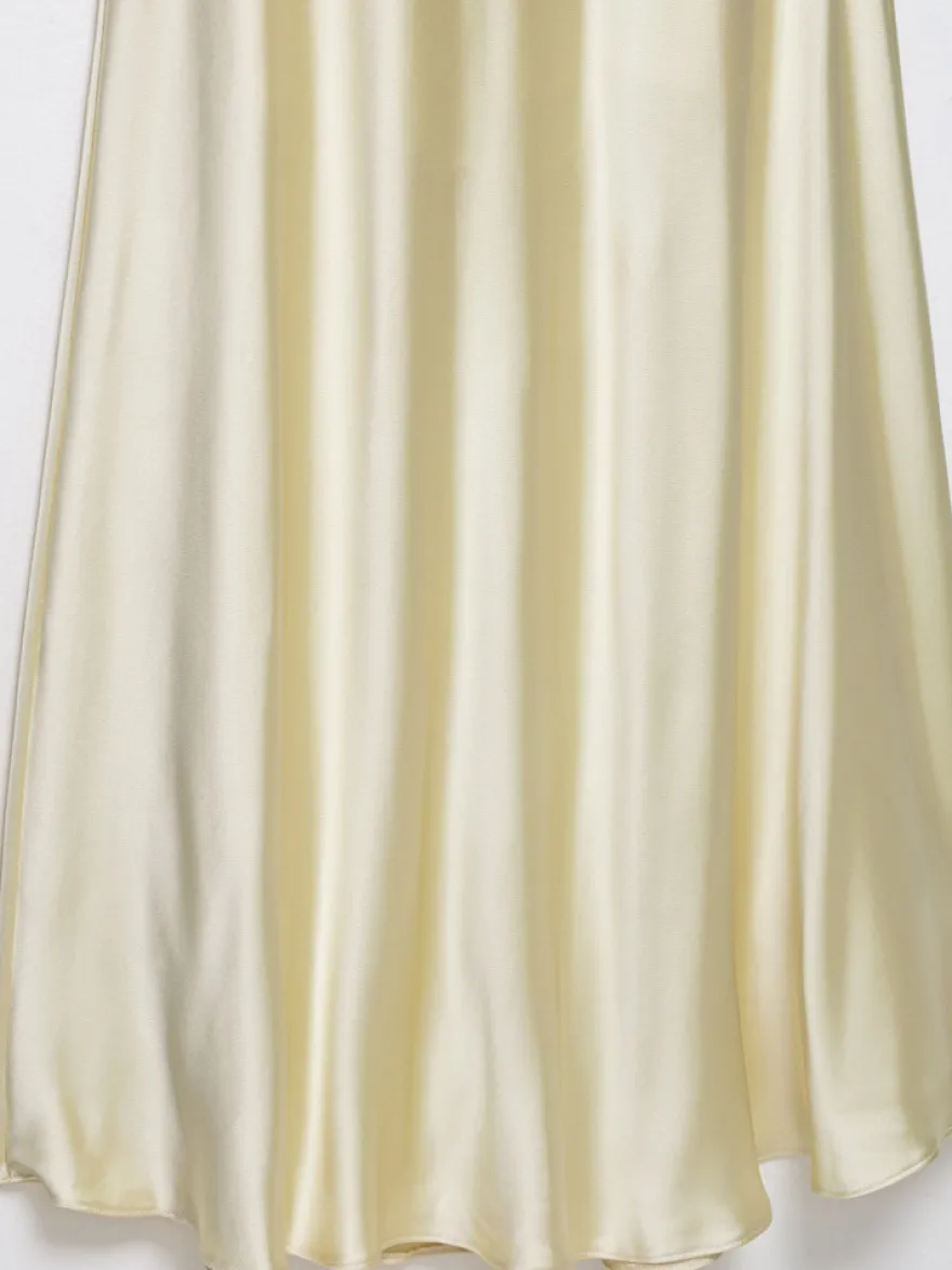 Robe longue en satin blanc crème à col halter pour femme style élégant et formel