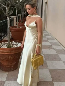 Robe longue en satin blanc crème à col halter pour femme style élégant et formel