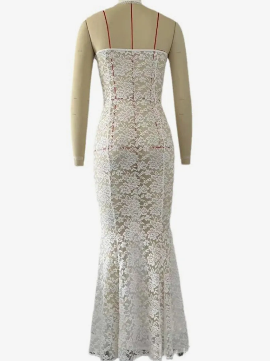 Robe longue sirène en dentelle blanche avec détails découpés 2026