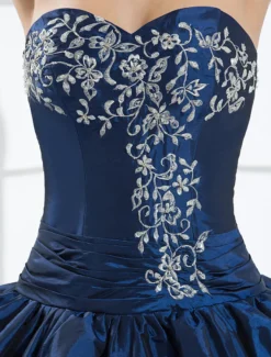 Robe mariée bustier broderie dos nu à laçage jupe à plis longueur au sol Robe de mariée