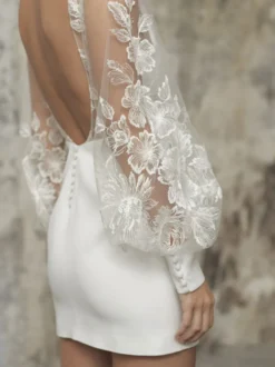 Robe mariée courte blanche en satin col V plongeant manche longue transparent décolleté jupe au dessus de genou Robe de mariage