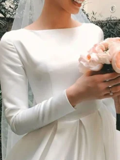 Robe mariée vintage col rond manche longue jupe plissée à traîne Robe de mariage