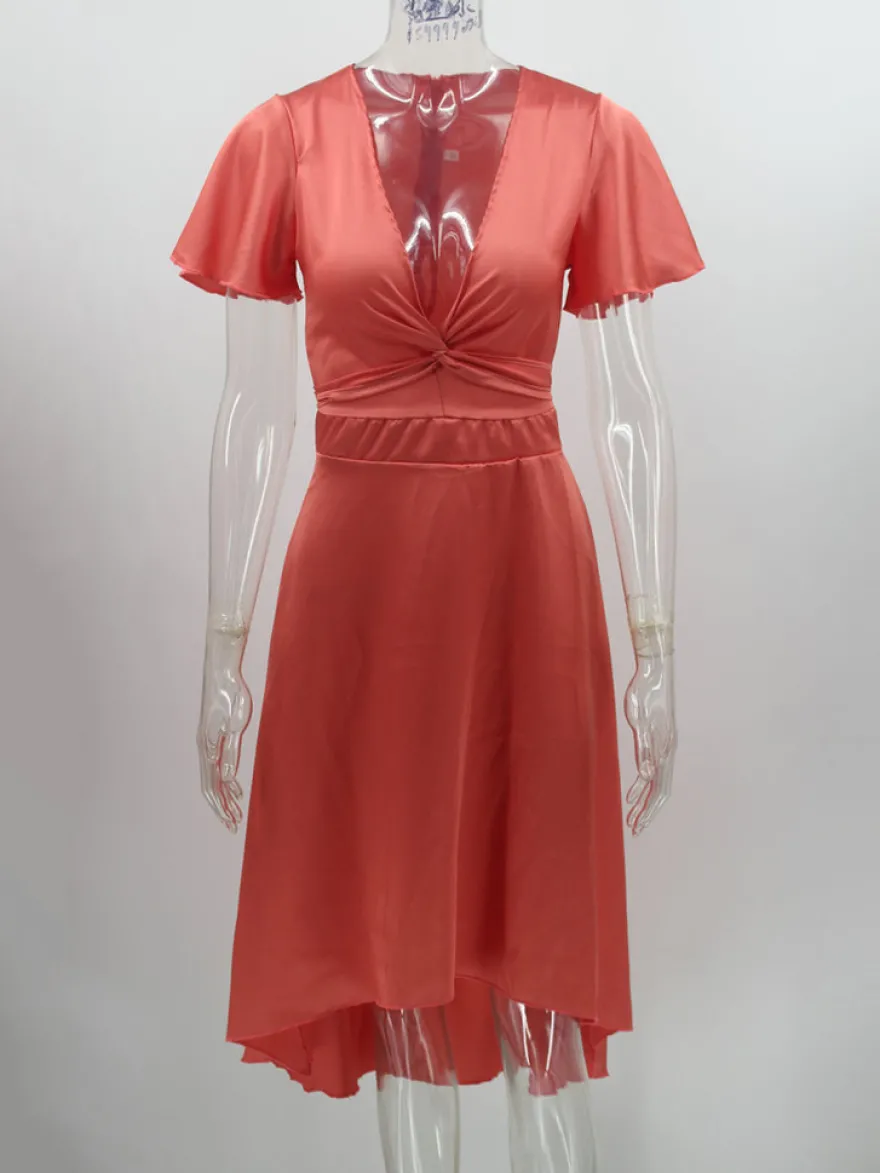 Robe midi à manches courtes col en V coupe asymétrique nouée