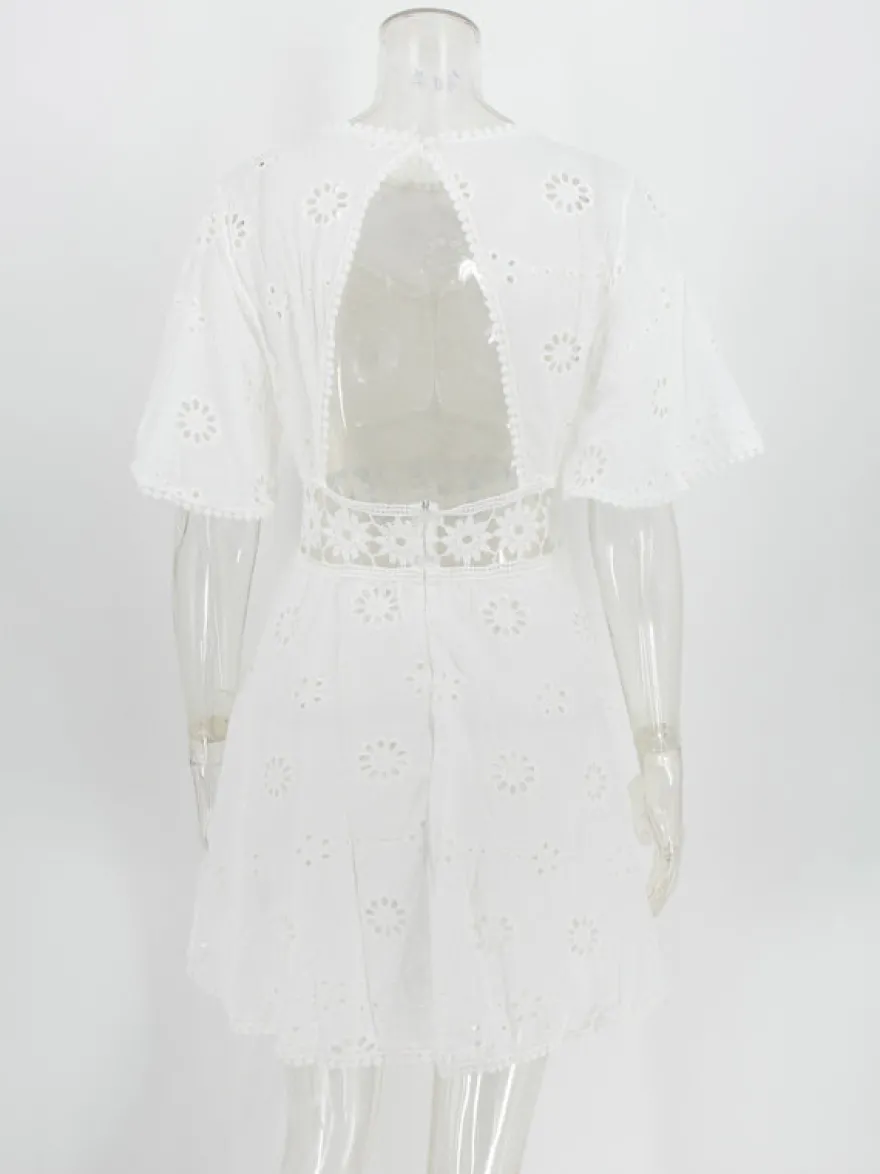 Robe mini dos nu à œillets blancs pour femme - Robe d'été bohème en coton coupe évasée et manches bouffantes - Idéale pour les vacances d'été à la plage 2026