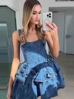 Robe mini en jean bleu marine sans manches avec ourlet à volants pour femme