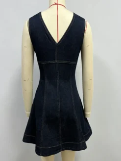 Robe mini en jean sans manches pour femme - Robe d'été bleu foncé style western avec fermeture éclair sur le devant et coupe ajustée - Festival de musique d'été 2026