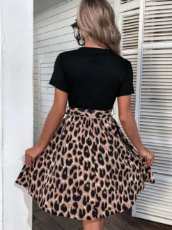 Robe mini imprimée léopard pour femme - Robe patineuse à col rond manches courtes et taille nouée - Collection été 2026