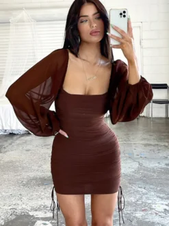 Robe mini moulante à manches lanternes transparentes col carré et fronces pour femme 2026