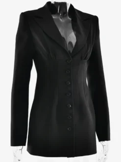 Robe mini moulante à épaules rembourrées et fronces style blazer moderne collection femme 2026