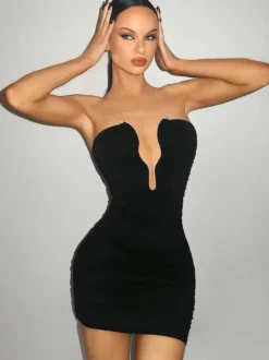 Robe mini moulante sexy à décolleté plongeant en V sans bretelles et froncée collection femme 2026
