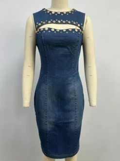 Robe moulante en jean découpée pour femme - Robe fourreau midi bleue sans manches à clous coupe ajustée - Tenue de soirée estivale 2026
