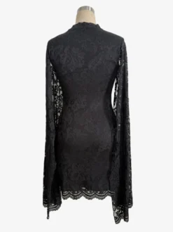 Robe moulante mini en dentelle florale à manches cape et col montant pour femme 2026