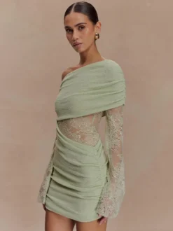 Robe moulante mini à épaules dénudées manches longues et froncée en dentelle pour femme 2026