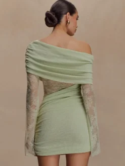 Robe moulante mini à épaules dénudées manches longues et froncée en dentelle pour femme 2026