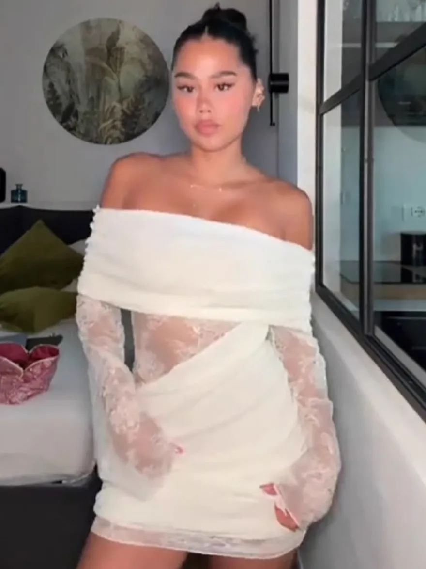 Robe moulante mini à épaules dénudées manches longues et froncée en dentelle pour femme 2026