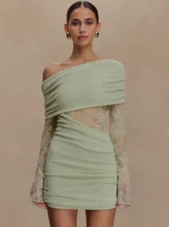 Robe moulante mini à épaules dénudées manches longues et froncée en dentelle pour femme 2026