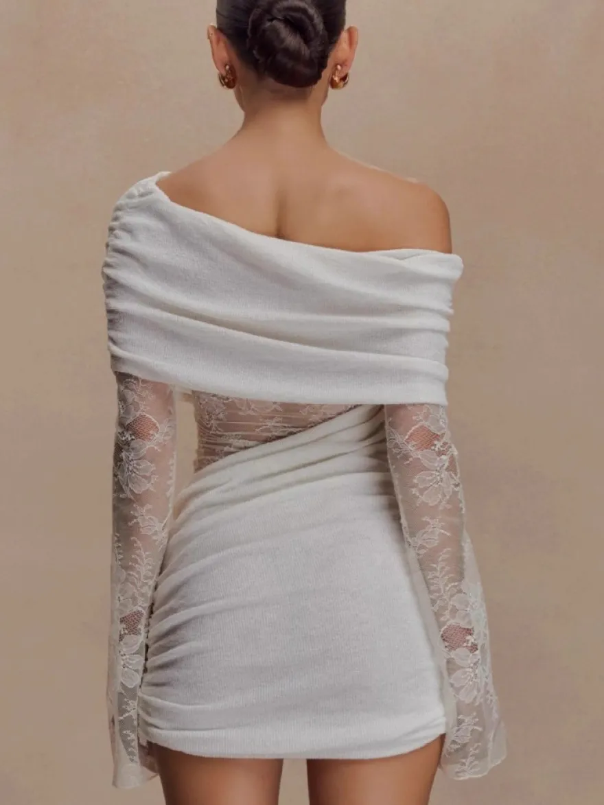 Robe moulante mini à épaules dénudées manches longues et froncée en dentelle pour femme 2026