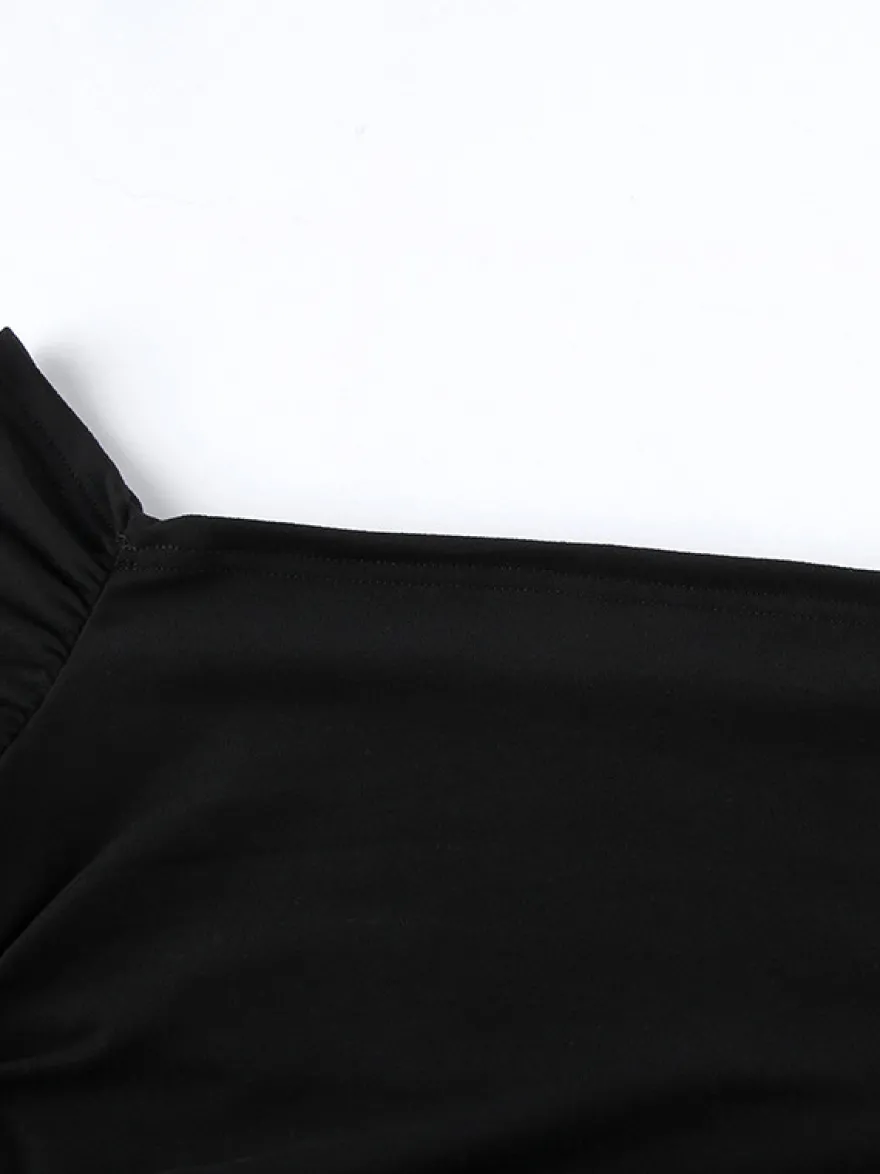 Robe moulante mini à épaules dénudées ourlet bouffant et froncée manches longues collection femme 2026
