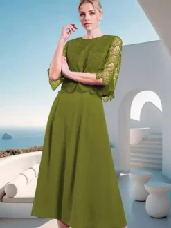 Robe mère de la mariée à col bijou et manches mi-longues en dentelle
