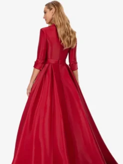 Robe mère de la mariée à col en V et manches 3/4 avec ceinture et traîne