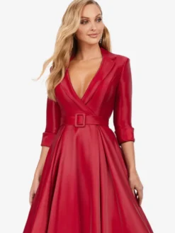 Robe mère de la mariée à col en V et manches 3/4 avec ceinture et traîne