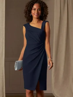 Robe mère de la mariée décolleté sans manches coupe trapèze plissée pour les invités de mariage