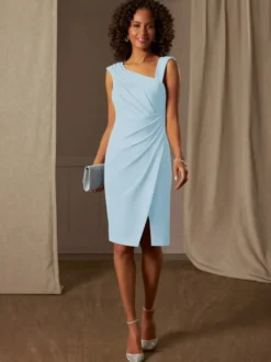 Robe mère de la mariée décolleté sans manches coupe trapèze plissée pour les invités de mariage