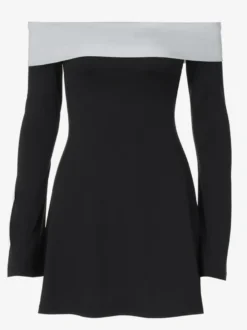 Robe noire chic à manches longues et mini bicolore épaules dénudées idéale pour un rendez-vous galant.