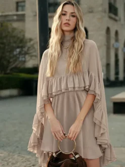 Robe nuisette courte en mousseline avec cape pour femme - Ensemble élégant à volants superposés 2 pièces - Idéale pour les invités de mariage les fêtes et les cocktails de printemps 2026