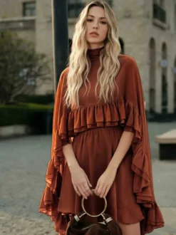 Robe nuisette courte en mousseline avec cape pour femme - Ensemble élégant à volants superposés 2 pièces - Idéale pour les invités de mariage les fêtes et les cocktails de printemps 2026