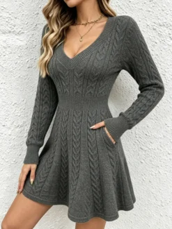 Robe pull courte à col en V profond pour femme manches longues taille cintrée et ourlet évasé