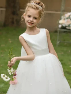 Robes de fille de fleur de mariage Robes d'occasion spéciale Arcs blancs sans manches