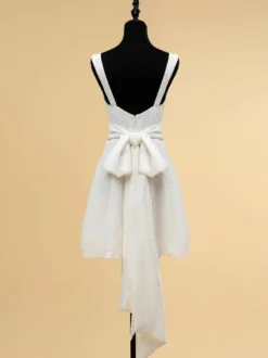 Robes de mariée courtes col bijou sans manches coupe trapèze taille naturelle en polyester
