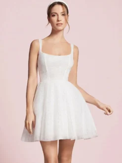 Robes de mariée courtes à col carré sans manches en coupe A