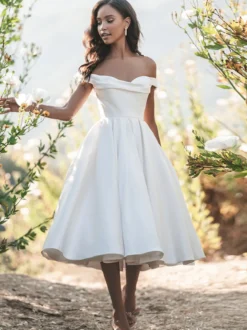 Robes de mariée courtes épaules dénudées sans manches longueur thé